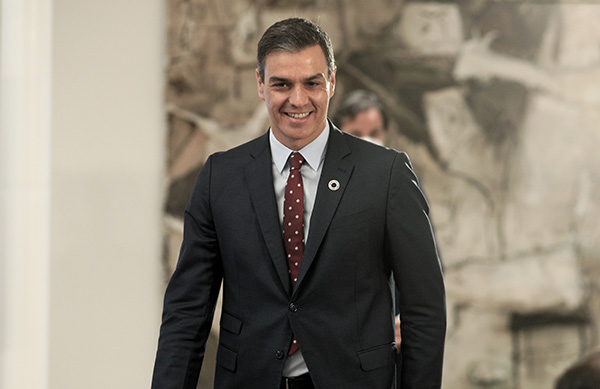Pedro Sánchez, presidente del Gobierno, a su llegada a la presentación del Plan de Ayuda al Turismo. Foto: Europa Press.