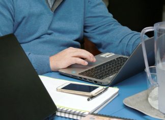 Bronca en España por la subida de sueldo a funcionarios