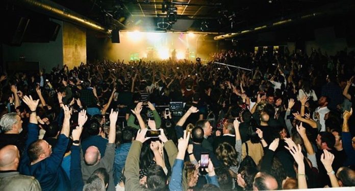 Momento de un concierto en la sala Repvblicca de Mislata.