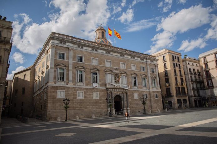 Rechazo masivo a la iniciativa del Govern que obligará a los propietarios de cinco o más pisos en Cataluña a registrarse bajo amenaza de sanciones