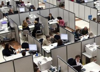 Ciudadanos indignados por la subida salarial a funcionarios