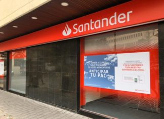 Fachada de una sucursal del Banco de Santander.