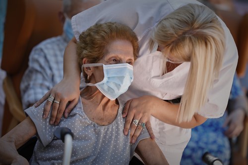 El Govern reduce las restricciones que afectan a las residencias. Foto: Europa Press.