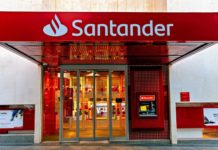 Fachada de una sucursal del Banco Santander.