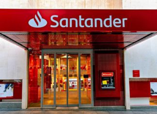 Fachada de una sucursal del Banco Santander.
