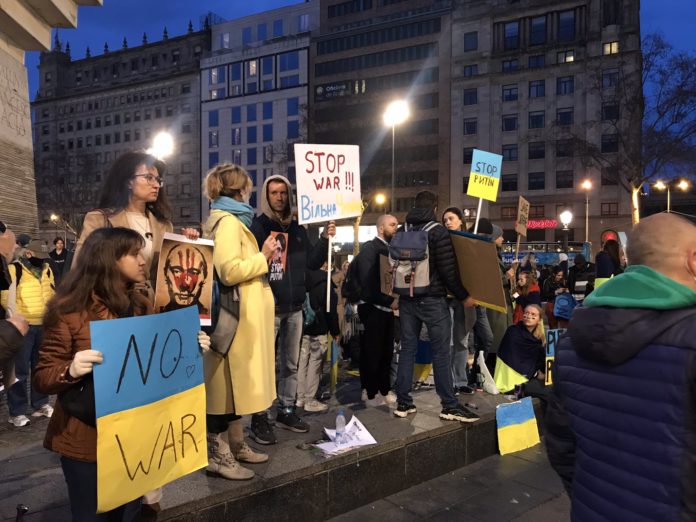 El potencial envío de tropas a Ucrania genera reacciones divididas en España