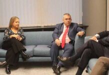 Imagen del primer encuentro entre Carles Puigdemont y el socialista Santos Cerdán para negociar el apoyo de Junts a Sánchez.