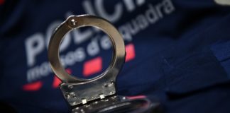 Esposas empleadas por los Mossos para las detenciones