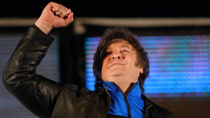 Milei arrasa en las encuestas ante la euforia de las redes
