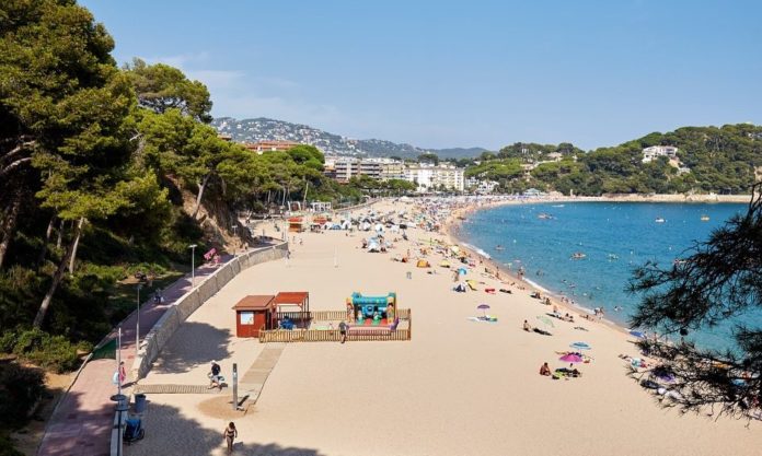 Lloret de Mar es uno de los primeros destinos turísticos que ha obtenido el distintivo 'Cataluña, ¡Hola, familia!'