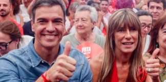 Los escándalos de Sánchez y Begoña en la portada del Financial Times