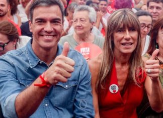Los escándalos de Sánchez y Begoña en la portada del Financial Times
