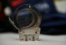 Esposas de detención de los Mossos.