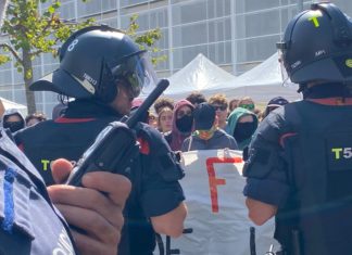Dos años de cárcel para los "activistas" que boicotearon violentamente a S'ha Acabat