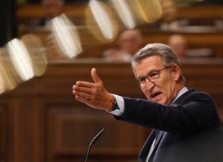 "Apagones y sermones". Feijóo arremete contra Sánchez en la comparecencia del Congreso