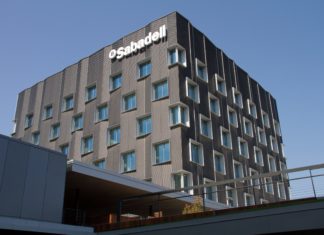 Fachada de la sede del Banc Sabadell.