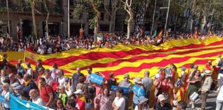 Impulso Ciudadano encabezando una de las manifestaciones contra la amnistía en 2023.