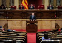 El Parlament decide ocultar la nacionalidad de los presuntos delincuentes El Parlament decide ocultar la nacionalidad de los presuntos delincuentes