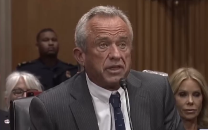 Robert Kennedy es nombrado Secretario de Salud por el Senado