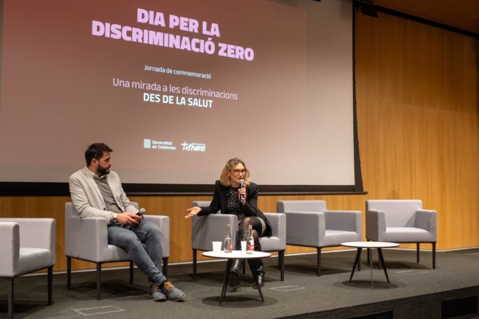 El director de la OITND, Fernando Macías, y la secretaria de Igualdad, Gina Pol.