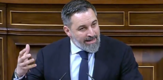 Abascal da un polémico repaso a Sánchez en el Congreso: "usted es la principal amenaza para España"