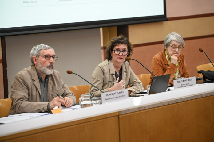 De izquierda a derecha, Albert Planes, Clara Pareja y Cristina Vallès.
