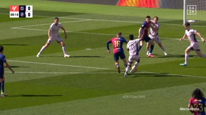 Polémica en el Barça-Girona: La afición contra el VAR por un penalti no pitado
