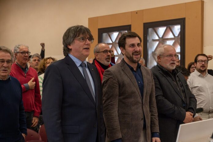 Carles Puigdemont y Toni Comín en un acto del Consell de la República.