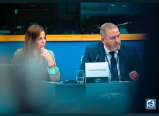 Los diputados de SALF Nora Junco y Diego Solier en el Parlamento europeo.