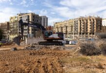 Vista de las obras de construcción de vivienda pública en Glòries.