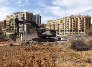 Vista de las obras de construcción de vivienda pública en Glòries.