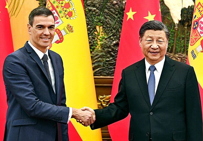 Reacciones adversas ante el acercamiento de Sánchez a China