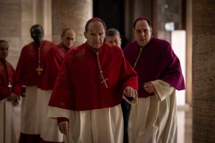 Cardenales ven la película 