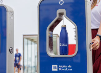 Aigües de Barcelona instaló fuentes de agua en la última edición de la Copa América de vela para reducir los residuos plásticos.