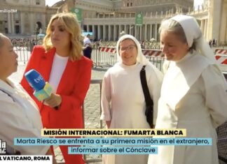 El programa 'La familia de la tele', de TVE, envió una corresponsal a Roma, lo que ha generado gran malestar en los servicios informativos del ente público.
