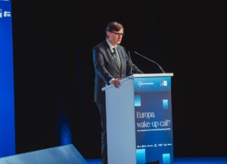 Un momento de la intervención del presidente catalán, Salvador Illa, durante la clausura de la 40ª Reunión del Cercle d'Economia.