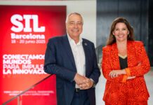 Pere Navarro y Blanca Sorigué durante la presentación de la edición del SIL de 2025.