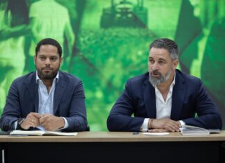 Ignacio Garriga (izquierda) y Santiago Abascal (derecha) en una imagen de archivo.