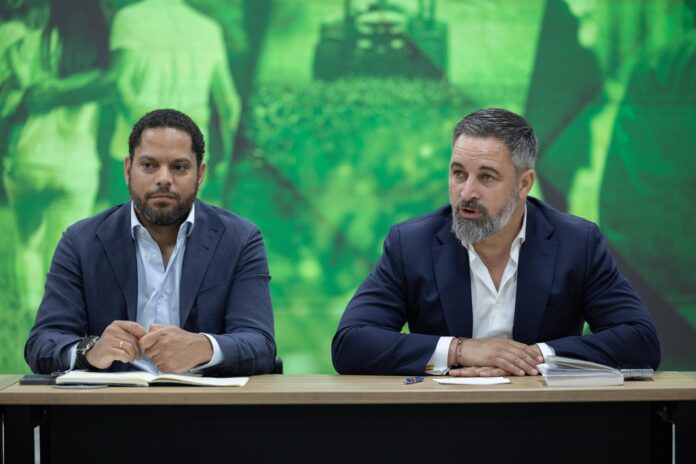 Ignacio Garriga (izquierda) y Santiago Abascal (derecha) en una imagen de archivo.