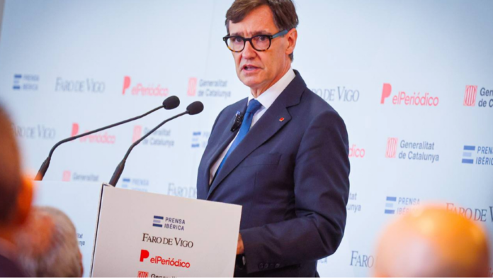 El presidente de la Generalitat, Salvador Illa, durante su intervención ante el Círculo de Empresarios de Galicia (J. Bedmar).