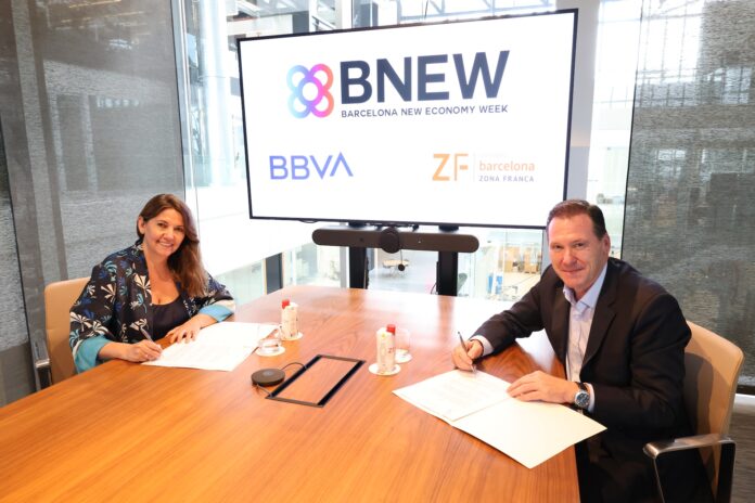 Blanca Sorigué, directora general del CZFB, y Francisco Pla, director regional de BBVA en Cataluña.