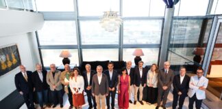 Participantes en la sesión Plenaria del Consorci de la Zona Franca de Barcelona que ha tenido lugar este martes y que ha estado presidida por el alcalde de Barcelona y presidente del Plenario del CZFB, Jaume Collboni.