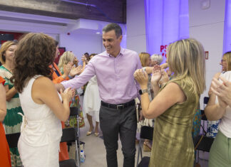 Pedro Sánchez el pasado viernes en Ferraz, durante su encuentro con las responsables de Igualdad del partido en toda España.