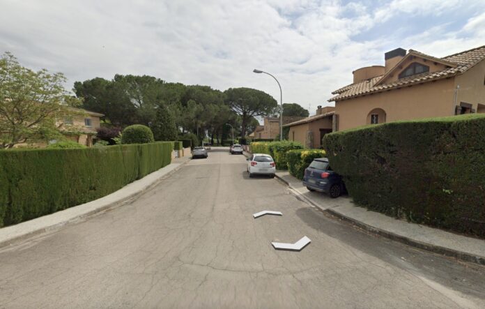 Vista de la calle Esponellà de Banyoles, donde se ha producido el accidente laboral mortal (Google Earth).