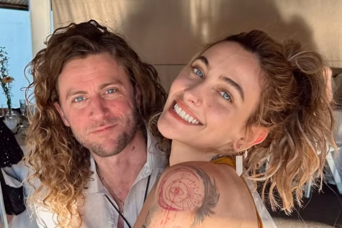 Paris Jackson y Justin Long