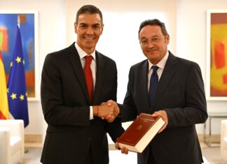 ¿Feijóo salva la cara al Fiscal General del Estado en el día de su declaración ante el Supremo? Pedro Sánchez y el fiscal general del Estado, Álvaro García Ortiz (Moncloa).