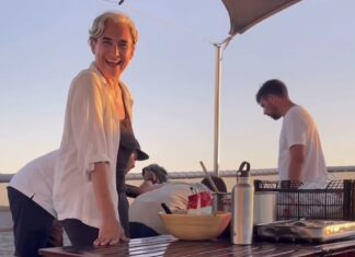 Más Madrid propone a Ada Colau como candidata a La Moncloa al frente de la izquierda de Sumar Ada Colau a bordo de una de las embarcaciones que integran la Flotilla de Gaza.