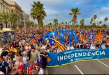 Representantes de Aliança Catalana en la manifestación separatista del 11 de septiembre.