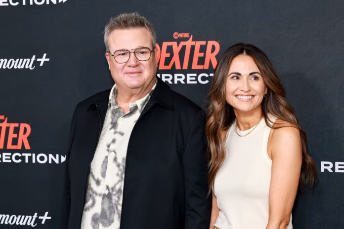 Eric Stonestreet y Lindsay Schweitzer