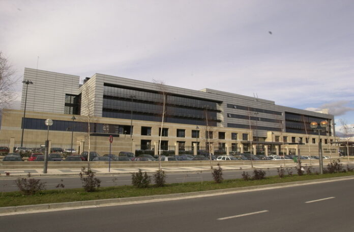 Fachada de la sede del Gobierno vasco.